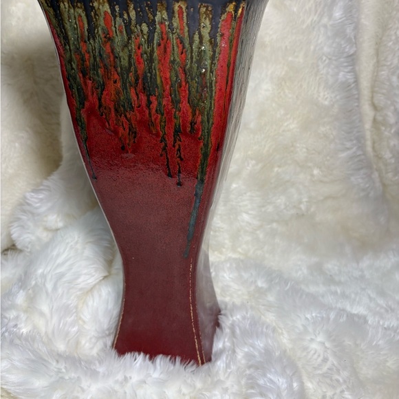 Bombay Red and Black Ceramic Vase - Picture 8 of 9